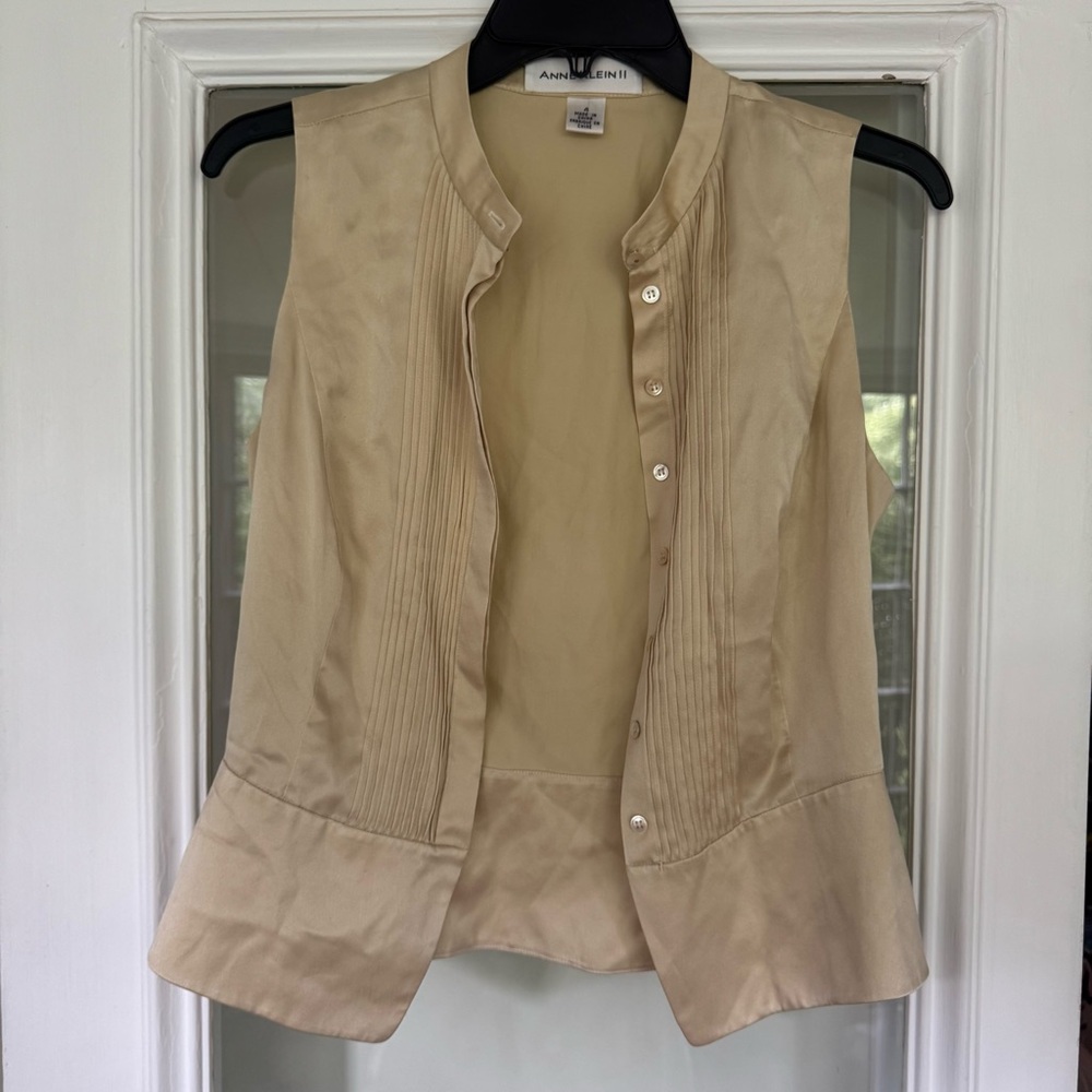 Anne Klein II Vintage 100% Silk Cream Sleeveless Blouse